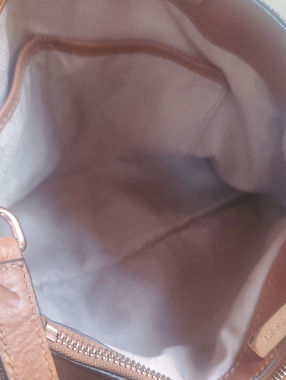 MICHEAL Micheal Kors Cynthia Medium Satchel - Picture 11 of 16